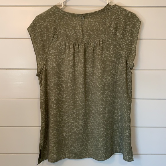 Loft Short Sleeve Blouse- Size Medium - Picture 5 of 5